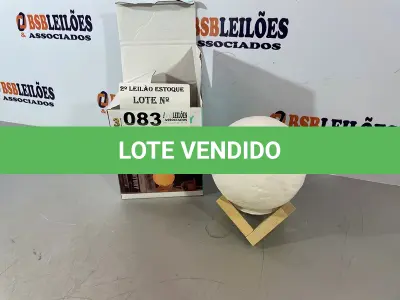LOTE 083 - 01 LUMINARIA UMIDIFICADORA FORMATO LUA (NO ESTADO, NÃO SABEMOS SE FUNCIONA. LEILÃO NÃO TEM GARANTIA E NEM DEVOLUÇÃO)