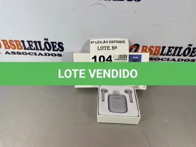LOTE 104 - 02 FONES DE OUVIDO BLUETOOTH NOVOS (NO ESTADO, NÃO SABEMOS SE FUNCIONA. LEILÃO NÃO TEM GARANTIA E NEM DEVOLUÇÃO)
