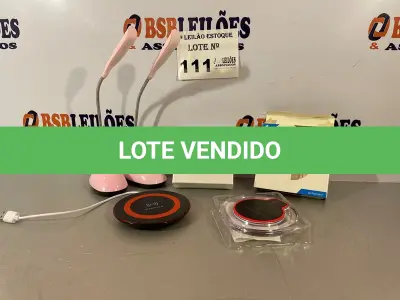 LOTE 111 - 02 LÂMPADAS + 01 FONE WIFI + 02 CARREGADORES WIRELESS 