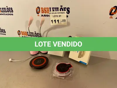 LOTE 111 - 02 LÂMPADAS + 01 FONE WIFI + 02 CARREGADORES WIRELESS 