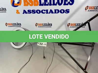 LOTE 122 - 01 RINGLIGHT + TRIPÉ DE 2 METROS (NO ESTADO, NÃO SABEMOS SE FUNCIONA. LEILÃO NÃO TEM GARANTIA E NEM DEVOLUÇÃO)