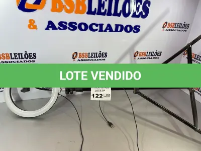 LOTE 122 - 01 RINGLIGHT + TRIPÉ DE 2 METROS (NO ESTADO, NÃO SABEMOS SE FUNCIONA. LEILÃO NÃO TEM GARANTIA E NEM DEVOLUÇÃO)