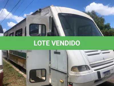 LOTE 530 - 01 MOTORHOME MERCEDES BENZ, MODELO ALFA 12.000E, ANO 1999/2000, VERSÃO MOTORCASA, CHASSIS MB OH 1621LE/59, MOTOR MB 1621INTERCULADO, TURBINADO 211CV, SUSPENSÃO A AR, COMPRIMENTO MAX.12.60 MTS,LARGURA MAX2.90MTS, ALTURA MAX3.10MTS, TARA 9.650KG, CAPACIDADE DE GARGA 8.350KG (NO ESTADO)(VISTORIA AGENDAR 61-98153-0503 JÚNIOR) (MOTORHOME SERÁ ENTREGUE EM BRASÍLIA -DF)