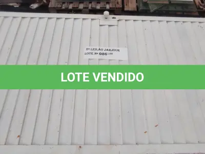 LOTE 086 - 01 LOTE COM FOLHAS EM MADEIRA , PORTA DE FERRO (NO ESTADO, NÃO SABEMOS SE FUNCIONA. LEILÃO NÃO TEM GARANTIA E NEM DEVOLUÇÃO).