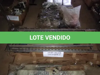 LOTE 014 - 01 LOTE COM ESTANTES DE MOSTRUÁRIO INCOMPLETO  (NO ESTADO, NÃO SABEMOS SE FUNCIONA. LEILÃO NÃO TEM GARANTIA E NEM DEVOLUÇÃO).