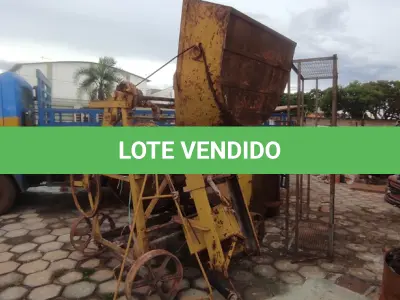 LOTE 053 - 01 BETONEIRA INDUSTRIAL COM MOTOR (NO ESTADO, NÃO SABEMOS SE FUNCIONA. LEILÃO NÃO TEM GARANTIA E NEM DEVOLUÇÃO).