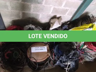 LOTE 008 - 01 LOTE COM CABOS DE ELÉTRICOS DIVERSOS (NO ESTADO, NÃO SABEMOS SE FUNCIONA. LEILÃO NÃO TEM GARANTIA E NEM DEVOLUÇÃO).