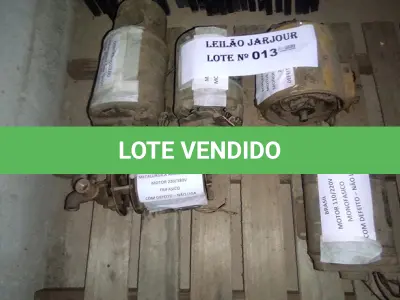 LOTE 013 - 05 MOTORES ELÉTRICOS (NO ESTADO, NÃO SABEMOS SE FUNCIONA. LEILÃO NÃO TEM GARANTIA E NEM DEVOLUÇÃO).