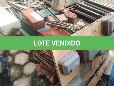LOTE 036 - 01 LOTE COM QUADROS DE COMANDO ELÉTRICOS E CAIXAS DE FERRO (NO ESTADO, NÃO SABEMOS SE FUNCIONA. LEILÃO NÃO TEM GARANTIA E NEM DEVOLUÇÃO).