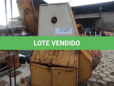 LOTE 053 - 01 BETONEIRA INDUSTRIAL COM MOTOR (NO ESTADO, NÃO SABEMOS SE FUNCIONA. LEILÃO NÃO TEM GARANTIA E NEM DEVOLUÇÃO).