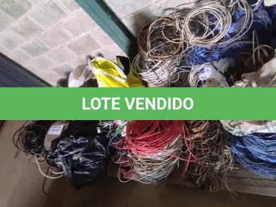 LOTE 008 - 01 LOTE COM CABOS DE ELÉTRICOS DIVERSOS (NO ESTADO, NÃO SABEMOS SE FUNCIONA. LEILÃO NÃO TEM GARANTIA E NEM DEVOLUÇÃO).
