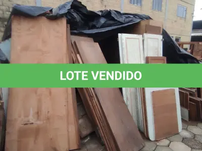 LOTE 057 - 01 LOTE COM MOVEIS EM MADEIRA (NO ESTADO, NÃO SABEMOS SE FUNCIONA. LEILÃO NÃO TEM GARANTIA E NEM DEVOLUÇÃO).