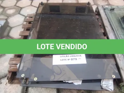 LOTE 079 - 01 LOTE COM JANELAS EM BLINDEX (NO ESTADO, NÃO SABEMOS SE FUNCIONA. LEILÃO NÃO TEM GARANTIA E NEM DEVOLUÇÃO).