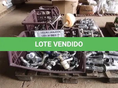 LOTE 003 -  01 LOTE COM TORNEIRAS ,REGISTROS, CIFRÕES DE METAL ,RABICHO FLEXÍVEL DE METAL (NO ESTADO, NÃO SABEMOS SE FUNCIONA. LEILÃO NÃO TEM GARANTIA E NEM DEVOLUÇÃO).