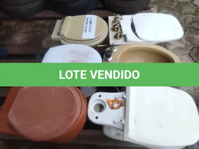 LOTE 065 - 01 LOTE COM 04 VASOS SANITÁRIOS E 02 BIDÊS (NO ESTADO, NÃO SABEMOS SE FUNCIONA. LEILÃO NÃO TEM GARANTIA E NEM DEVOLUÇÃO).