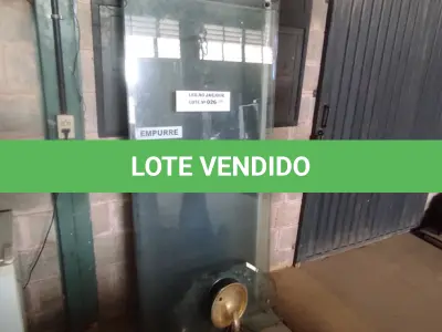 LOTE 026 -  01 LOTE COM PORTAS DE BLINDEX (NO ESTADO, NÃO SABEMOS SE FUNCIONA. LEILÃO NÃO TEM GARANTIA E NEM DEVOLUÇÃO).