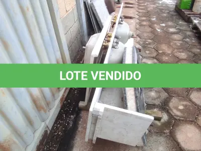 LOTE 028 -  03 PIAS SENDO 01 PIA COM 2 CUBAS EM MÁRMORE (NO ESTADO, NÃO SABEMOS SE FUNCIONA. LEILÃO NÃO TEM GARANTIA E NEM DEVOLUÇÃO).