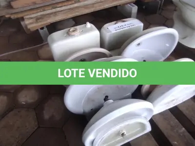 LOTE 072 - 07 PIAS PARA LAVATÓRIO E 02 CAIXAS ACOPLADAS (NO ESTADO, NÃO SABEMOS SE FUNCIONA. LEILÃO NÃO TEM GARANTIA E NEM DEVOLUÇÃO).