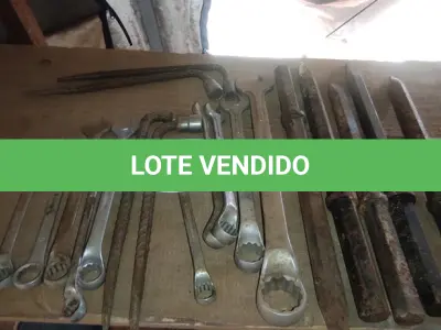 LOTE 013 - 01 LOTE COM CHAVES COMBINADAS  24,19 L19,24 E05 PONTEIRAS PARA BRITADEIRAS (NO ESTADO, NÃO SABEMOS SE FUNCIONA. LEILÃO NÃO TEM GARANTIA E NEM DEVOLUÇÃO).