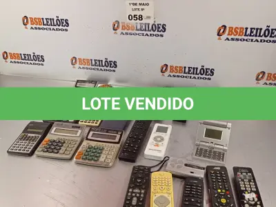 LOTE 058 - 01 LOTE COM CALCULADORAS E CONTROLES DIVERSOS. (NO ESTADO, LEILÃO NÃO TEM GARANTIA E NEM DEVOLUÇÃO, SUJEITO A POSSÍVEIS AVARIAS VISÍVEIS/OCULTAS E/OU AUSÊNCIA DE COMPONENTES).