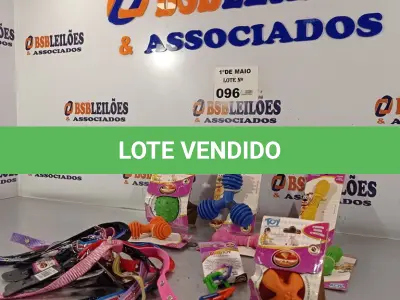 LOTE 096 - 01 LOTE COM VÁRIAS COLEIRAS E BRINQUEDOS PARA PETS DE PEQUENO PORTE. (NO ESTADO, LEILÃO NÃO TEM GARANTIA E NEM DEVOLUÇÃO, SUJEITO A POSSÍVEIS AVARIAS VISÍVEIS/OCULTAS E/OU AUSÊNCIA DE COMPONENTES).