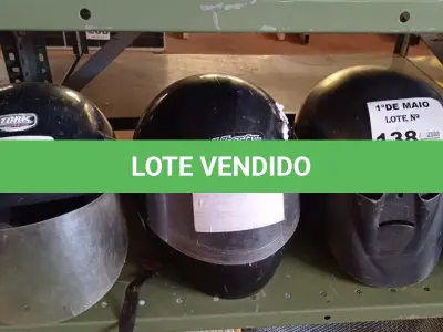 LOTE 138 - 04 CAPACETES DE MOTOCICLISTA MARCAS E MODELOS DIVERSOS. (NO ESTADO, LEILÃO NÃO TEM GARANTIA E NEM DEVOLUÇÃO, SUJEITO A POSSÍVEIS AVARIAS VISÍVEIS/OCULTAS E/OU AUSÊNCIA DE COMPONENTES).