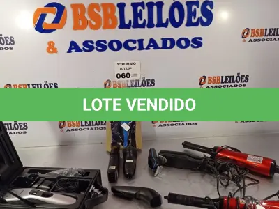 LOTE 060 - 01 LOTE COM VÁRIAS MÁQUINAS DE CORTAR CABELO, ESCOVA ROTATIVA, CHAPINHA E BABY LISE INCOMPLETOS. (NO ESTADO, LEILÃO NÃO TEM GARANTIA E NEM DEVOLUÇÃO, SUJEITO A POSSÍVEIS AVARIAS VISÍVEIS/OCULTAS E/OU AUSÊNCIA DE COMPONENTES).