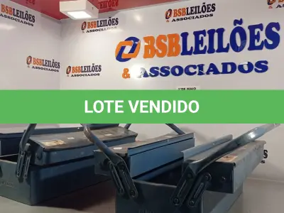LOTE 158 - 02 CAIXAS PARA FERRAMENTAS EM METAL (VAZIAS). (NO ESTADO, LEILÃO NÃO TEM GARANTIA E NEM DEVOLUÇÃO, SUJEITO A POSSÍVEIS AVARIAS VISÍVEIS/OCULTAS E/OU AUSÊNCIA DE COMPONENTES).