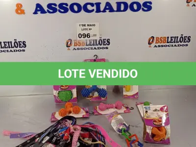 LOTE 096 - 01 LOTE COM VÁRIAS COLEIRAS E BRINQUEDOS PARA PETS DE PEQUENO PORTE. (NO ESTADO, LEILÃO NÃO TEM GARANTIA E NEM DEVOLUÇÃO, SUJEITO A POSSÍVEIS AVARIAS VISÍVEIS/OCULTAS E/OU AUSÊNCIA DE COMPONENTES).