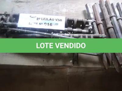 LOTE 016 - ESTRANGULADORES ELETRICOS E 10 PONTEIRAS PARA BRITADEIRA SENDO 05 PONTAS CHATAS (NO ESTADO, NÃO SABEMOS SE FUNCIONA. LEILÃO NÃO TEM GARANTIA E NEM DEVOLUÇÃO).