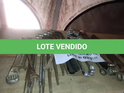 LOTE 023 - 01 CHAVE L 24,04 CHAVES L30 E 05 LIMAS REDONDAS 06 CHAVES L 24,02 CHAVES COMBINADAS 18  (NO ESTADO, NÃO SABEMOS SE FUNCIONA. LEILÃO NÃO TEM GARANTIA E NEM DEVOLUÇÃO).