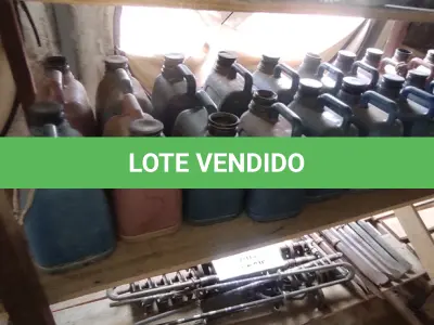 LOTE 015 - 20 GARRAFAS TÉRMICAS(NO ESTADO, NÃO SABEMOS SE FUNCIONA. LEILÃO NÃO TEM GARANTIA E NEM DEVOLUÇÃO).
