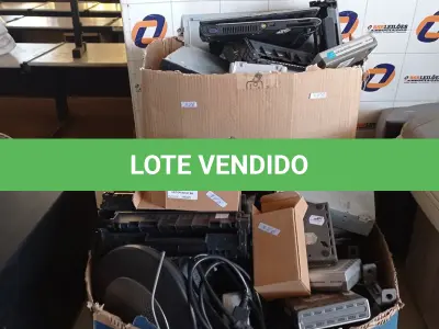 LOTE 119 - 01 LOTE COM PERIFÉRICOS DE INFORMÁTICA DIVERSOS. (NO ESTADO, LEILÃO NÃO TEM GARANTIA E NEM DEVOLUÇÃO, SUJEITO A POSSÍVEIS AVARIAS VISÍVEIS/OCULTAS E/OU AUSÊNCIA DE COMPONENTES).