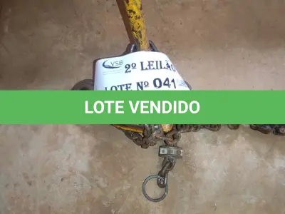 LOTE 041 - 01 TALHA MANUAL DE CORRENTES PEQUENA (NO ESTADO, NÃO SABEMOS SE FUNCIONA. LEILÃO NÃO TEM GARANTIA E NEM DEVOLUÇÃO).