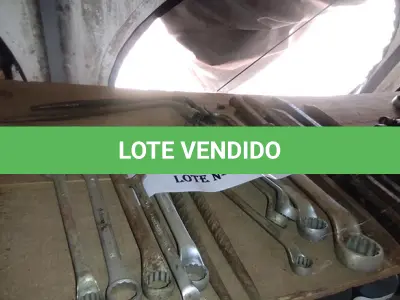 LOTE 013 - 01 LOTE COM CHAVES COMBINADAS  24,19 L19,24 E05 PONTEIRAS PARA BRITADEIRAS (NO ESTADO, NÃO SABEMOS SE FUNCIONA. LEILÃO NÃO TEM GARANTIA E NEM DEVOLUÇÃO).