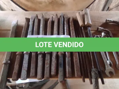LOTE 012 - 01 LOTE COM CHAVES COMBINADAS 24,19,L24 E 10 PONTEIRAS CHATAS PARA BRITADEIRA (NO ESTADO, NÃO SABEMOS SE FUNCIONA. LEILÃO NÃO TEM GARANTIA E NEM DEVOLUÇÃO).