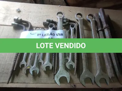 LOTE 018 - 01 LOTE COM CHAVES COMBINADAS  41,24,19, L19,24 E 04 PONTEIROS PARA BRITADEIRA (NO ESTADO, NÃO SABEMOS SE FUNCIONA. LEILÃO NÃO TEM GARANTIA E NEM DEVOLUÇÃO).
