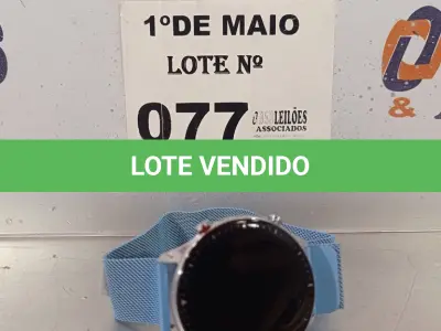 LOTE 077 - 01 RELÓGIO DE PULSO COM PULSEIRA AZUL. (NO ESTADO, LEILÃO NÃO TEM GARANTIA E NEM DEVOLUÇÃO, SUJEITO A POSSÍVEIS AVARIAS VISÍVEIS/OCULTAS E/OU AUSÊNCIA DE COMPONENTES).