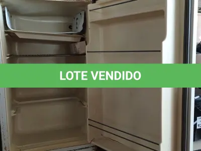 LOTE 124 - 01 FRIGOBAR 220V. (NO ESTADO, LEILÃO NÃO TEM GARANTIA E NEM DEVOLUÇÃO, SUJEITO A POSSÍVEIS AVARIAS VISÍVEIS/OCULTAS E/OU AUSÊNCIA DE COMPONENTES).