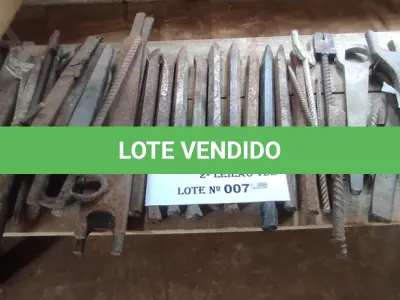 LOTE 007 - 01 LOTE COM PONTEIRAS PARA BRITADEIRA E CHAVES EM FERRO (NO ESTADO, NÃO SABEMOS SE FUNCIONA. LEILÃO NÃO TEM GARANTIA E NEM DEVOLUÇÃO).