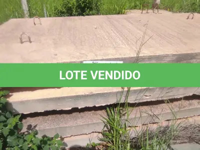 LOTE 080 - 01 LOTE COM 5 PLACAS DE CONCRETO PARA SAPATAS (NO ESTADO, NÃO SABEMOS SE FUNCIONA. LEILÃO NÃO TEM GARANTIA E NEM DEVOLUÇÃO).