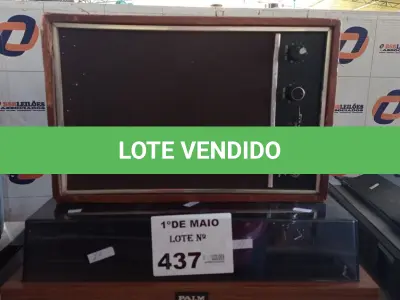 LOTE 437 - 01 TOCA DISCOS PALM BD-3.000L E 01 CAIXA DE SOM. (NO ESTADO, LEILÃO NÃO TEM GARANTIA E NEM DEVOLUÇÃO, SUJEITO A POSSÍVEIS AVARIAS VISÍVEIS/OCULTAS E/OU AUSÊNCIA DE COMPONENTES).