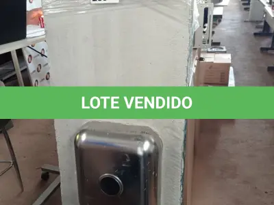 LOTE 239 - 01 PIA EM AÇO INOX CIMENTADA MEDINDO 1,40M X 0,53CM. (NO ESTADO, LEILÃO NÃO TEM GARANTIA E NEM DEVOLUÇÃO, SUJEITO A POSSÍVEIS AVARIAS VISÍVEIS/OCULTAS E/OU AUSÊNCIA DE COMPONENTES).