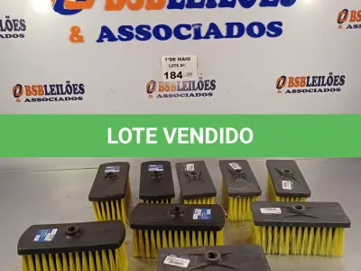 LOTE 184 - 09 BROXAS RETANGULAR SEM OS CABOS. (NO ESTADO, LEILÃO NÃO TEM GARANTIA E NEM DEVOLUÇÃO, SUJEITO A POSSÍVEIS AVARIAS VISÍVEIS/OCULTAS E/OU AUSÊNCIA DE COMPONENTES).
