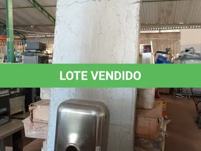 LOTE 262 - 01 PIA EM AÇO INOX CIMENTADA MEDINDO 2,00M X 0,53CM. (NO ESTADO, LEILÃO NÃO TEM GARANTIA E NEM DEVOLUÇÃO, SUJEITO A POSSÍVEIS AVARIAS VISÍVEIS/OCULTAS E/OU AUSÊNCIA DE COMPONENTES).
