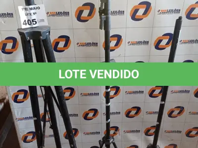 LOTE 405 - 03 TRIPÉS PARA CÂMERAS. (NO ESTADO, LEILÃO NÃO TEM GARANTIA E NEM DEVOLUÇÃO, SUJEITO A POSSÍVEIS AVARIAS VISÍVEIS/OCULTAS E/OU AUSÊNCIA DE COMPONENTES).