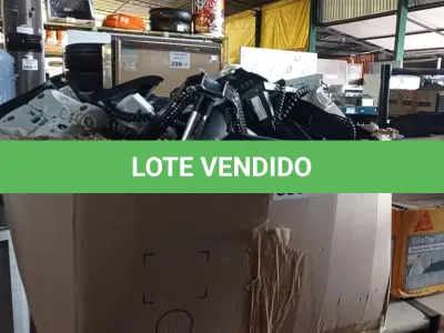 LOTE 339 - 01 LOTE COM GRANDE QUANTIDADE DE CAIXINHAS DE SOM PARA HOME THEATER E APARELHOS DE TELEFONE MARCAS E MODELOS DIVERSOS. (NO ESTADO, LEILÃO NÃO TEM GARANTIA E NEM DEVOLUÇÃO, SUJEITO A POSSÍVEIS AVARIAS VISÍVEIS/OCULTAS E/OU AUSÊNCIA DE COMPONENTES).