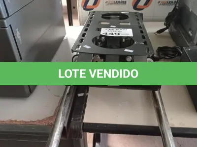 LOTE 449 - 01 SUPORTE PARA TV ARTICULADO. (NO ESTADO, LEILÃO NÃO TEM GARANTIA E NEM DEVOLUÇÃO, SUJEITO A POSSÍVEIS AVARIAS VISÍVEIS/OCULTAS E/OU AUSÊNCIA DE COMPONENTES).