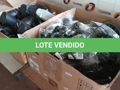 LOTE 416 - 01 LOTE COM GRANDE QUANTIDADE DE MOUSE, CABOS DE FORÇA E CAIXINHAS DE SOM PARA PC MARCAS E MODELOS DIVERSOS. (NO ESTADO, LEILÃO NÃO TEM GARANTIA E NEM DEVOLUÇÃO, SUJEITO A POSSÍVEIS AVARIAS VISÍVEIS/OCULTAS E/OU AUSÊNCIA DE COMPONENTES).