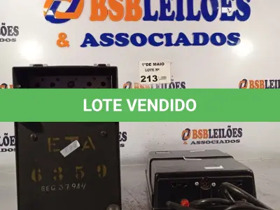 LOTE 213 - 01 APARELHO DISSOLVE MUT-FUSOR 5.000 E 01 MULTÍMETRO VALVULADO MODELO 162-R. (NO ESTADO, LEILÃO NÃO TEM GARANTIA E NEM DEVOLUÇÃO, SUJEITO A POSSÍVEIS AVARIAS VISÍVEIS/OCULTAS E/OU AUSÊNCIA DE COMPONENTES).